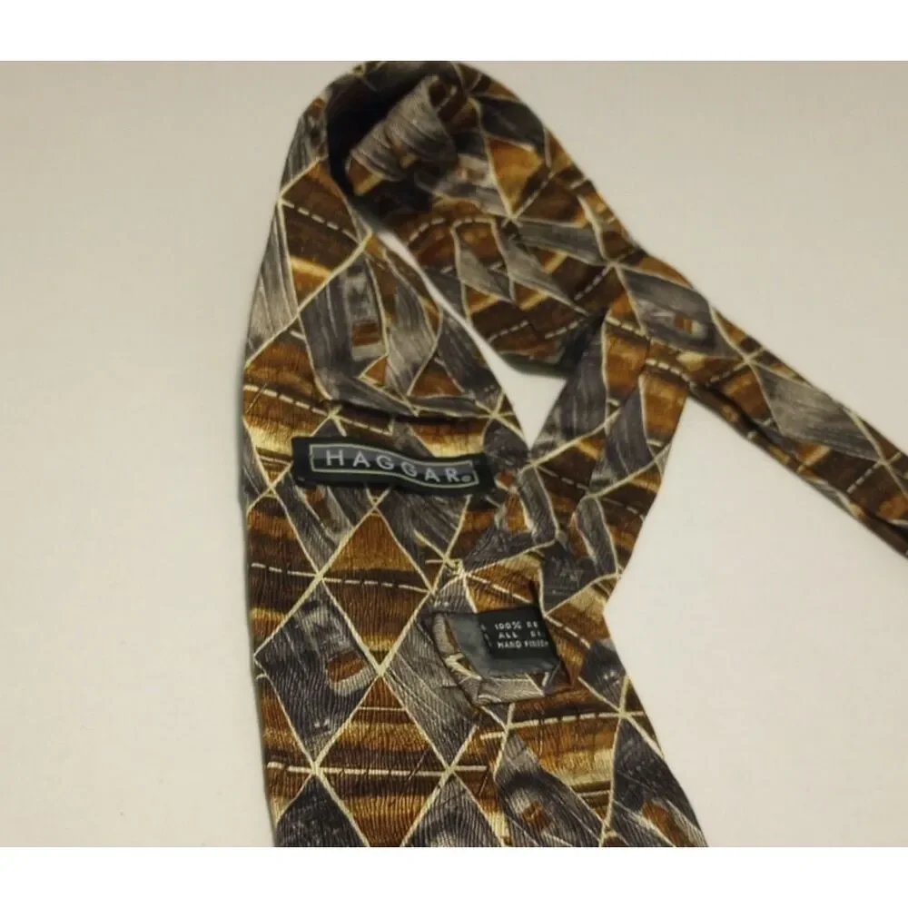 Haggar 100% Silk Men's Brown and Gray Neck Tie 57 inches long